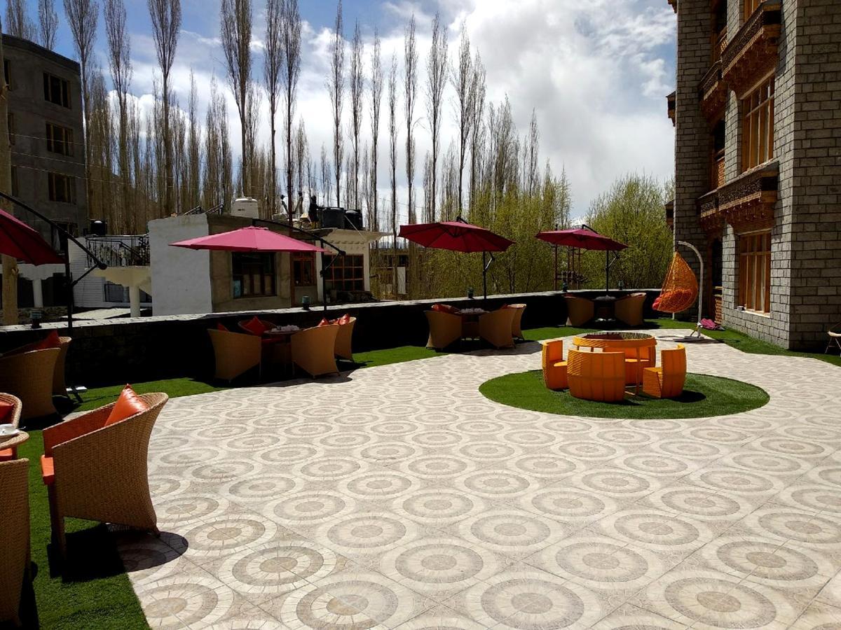 The Grand Yasmin Ladakh Hotel Лех Екстериор снимка