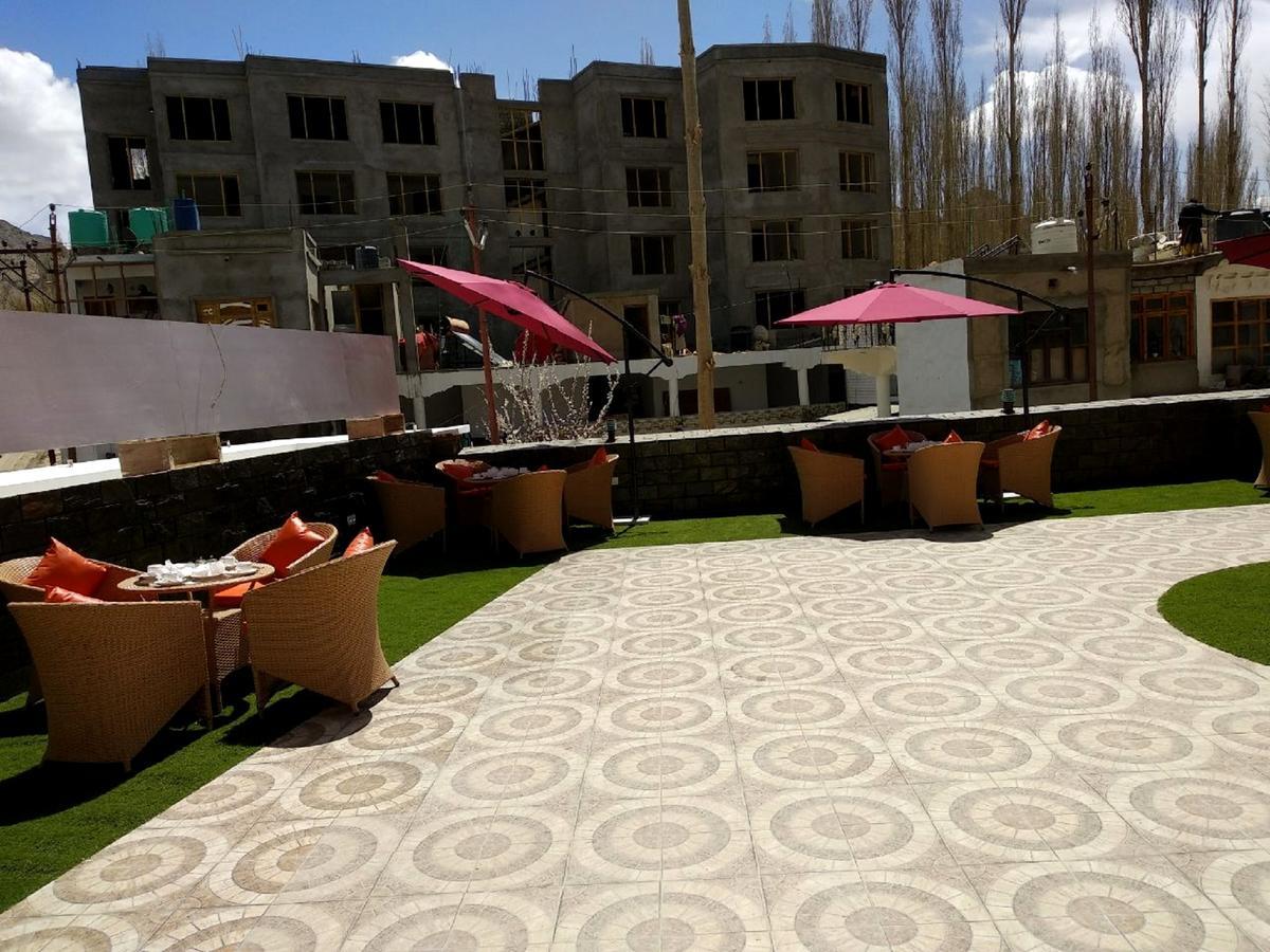 The Grand Yasmin Ladakh Hotel Лех Екстериор снимка
